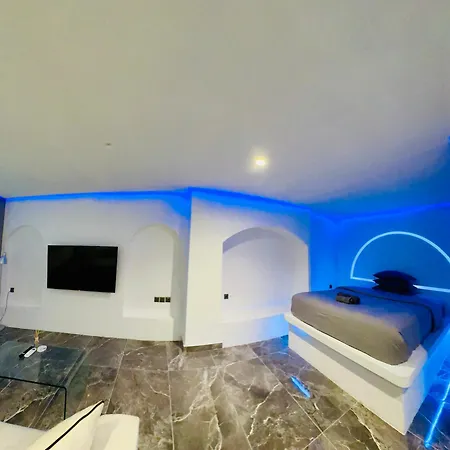 Thessvibestudios Apartment